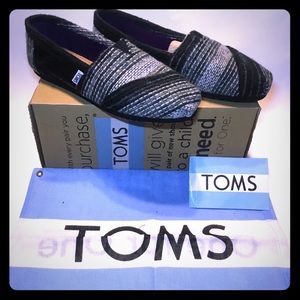 TOMS Women’s Classic Stripe Wool Size 8 Brand New